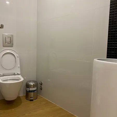 Hostel Casa Augusta 4 *