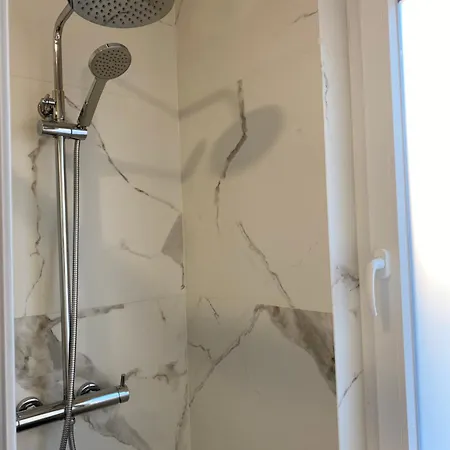 Hostel Casa Augusta 4 *