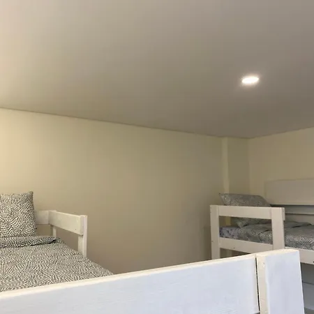 Hostel Casa Augusta 4 *