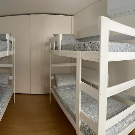 Casa Augusta 4 Hostel *